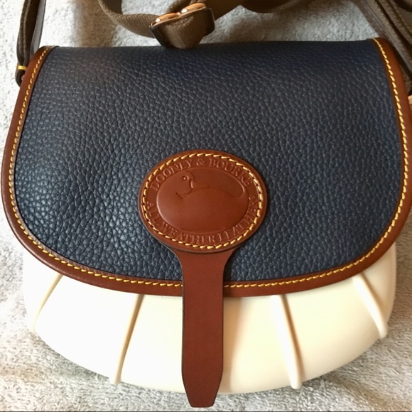 Dooney & Bourke Handbags - Dooney and Bourke Duck Crossbody Bag.